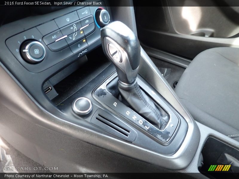 Ingot Silver / Charcoal Black 2016 Ford Focus SE Sedan