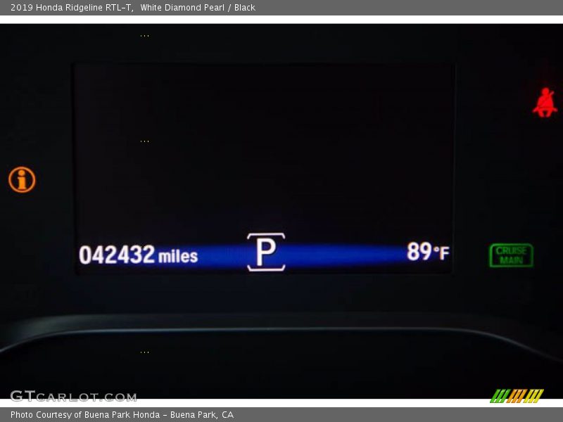 White Diamond Pearl / Black 2019 Honda Ridgeline RTL-T