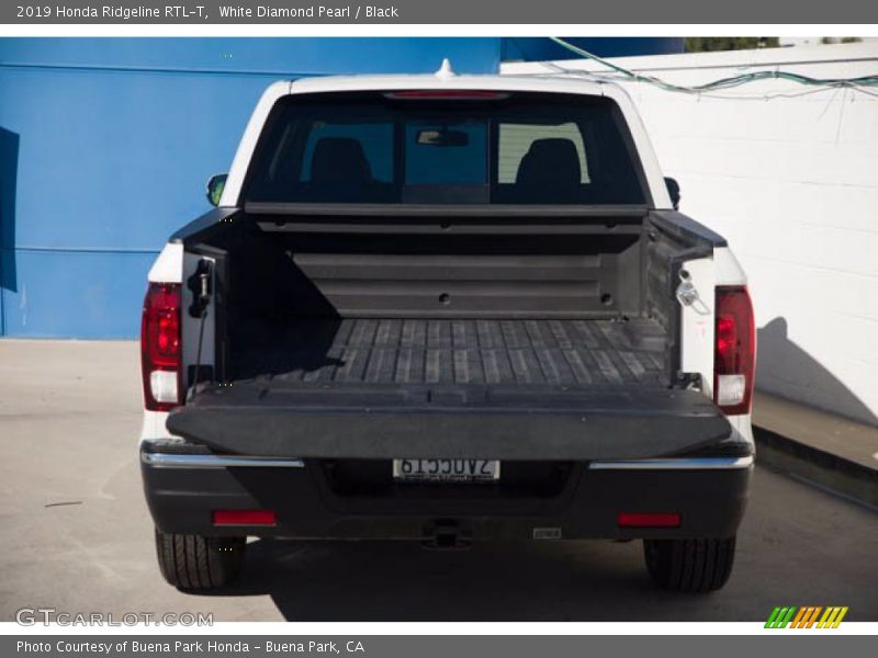 White Diamond Pearl / Black 2019 Honda Ridgeline RTL-T
