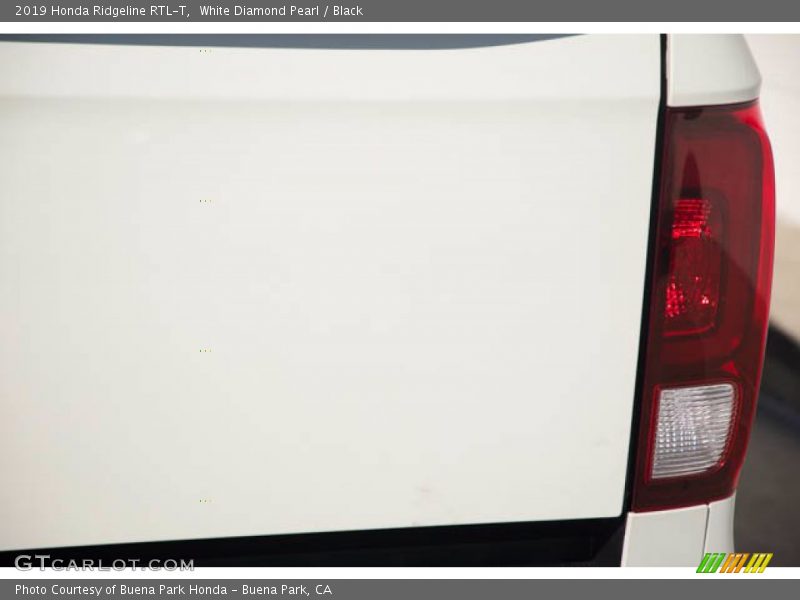 White Diamond Pearl / Black 2019 Honda Ridgeline RTL-T