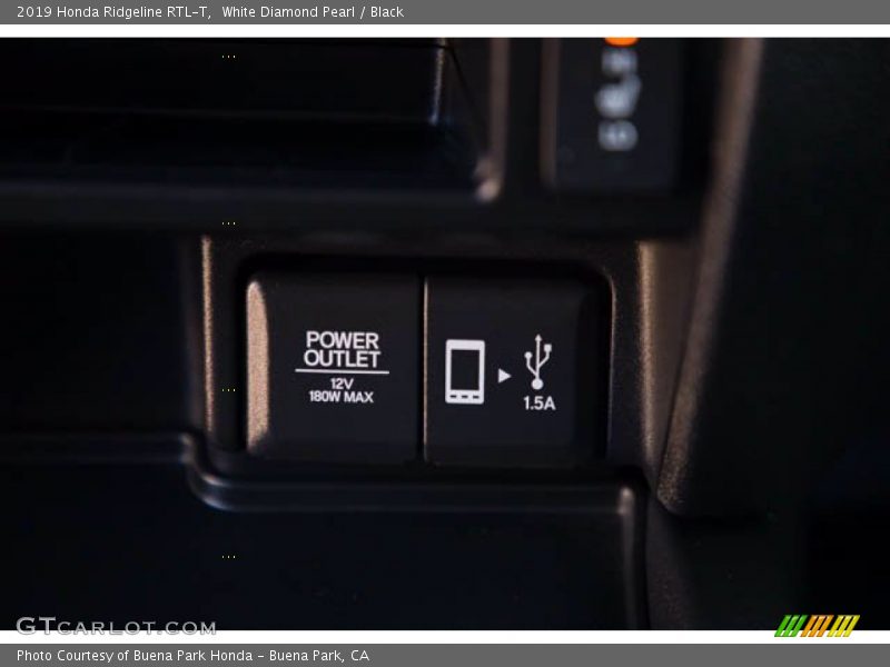 White Diamond Pearl / Black 2019 Honda Ridgeline RTL-T