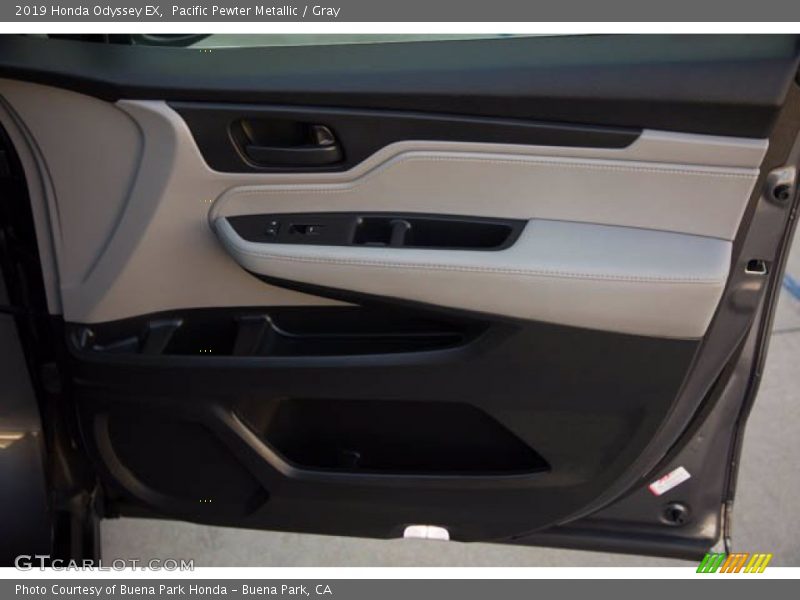 Pacific Pewter Metallic / Gray 2019 Honda Odyssey EX