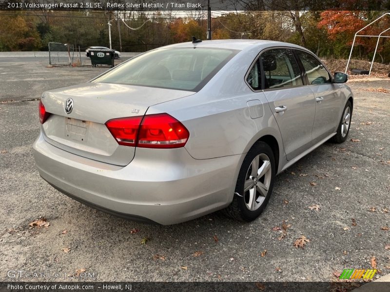 Reflex Silver Metallic / Titan Black 2013 Volkswagen Passat 2.5L SE