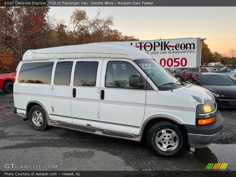 Summit White / Medium Dark Pewter 2005 Chevrolet Express 3500 LS Passenger Van