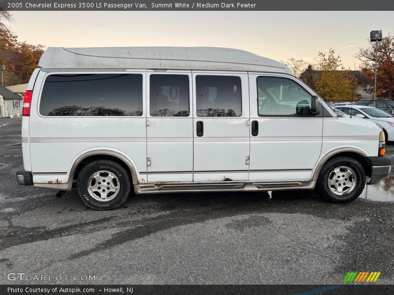 Summit White / Medium Dark Pewter 2005 Chevrolet Express 3500 LS Passenger Van