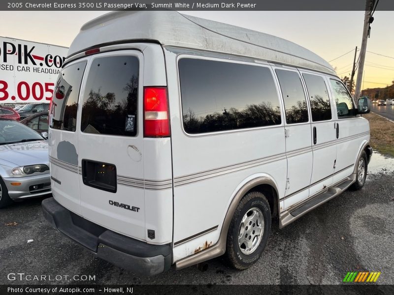 Summit White / Medium Dark Pewter 2005 Chevrolet Express 3500 LS Passenger Van