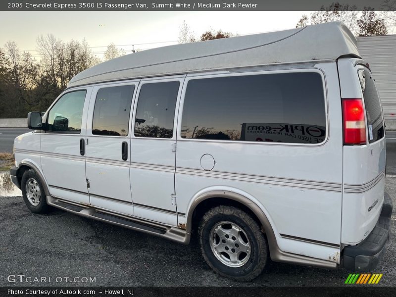 Summit White / Medium Dark Pewter 2005 Chevrolet Express 3500 LS Passenger Van