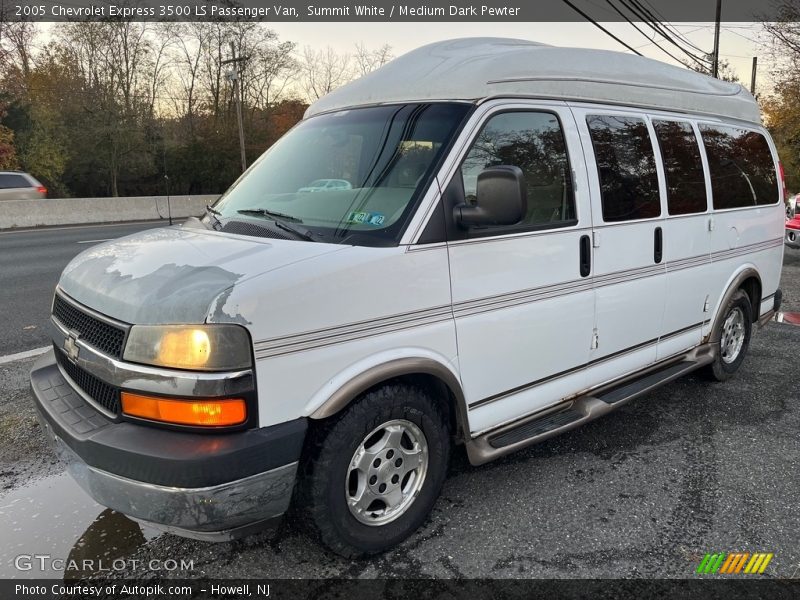 Summit White / Medium Dark Pewter 2005 Chevrolet Express 3500 LS Passenger Van