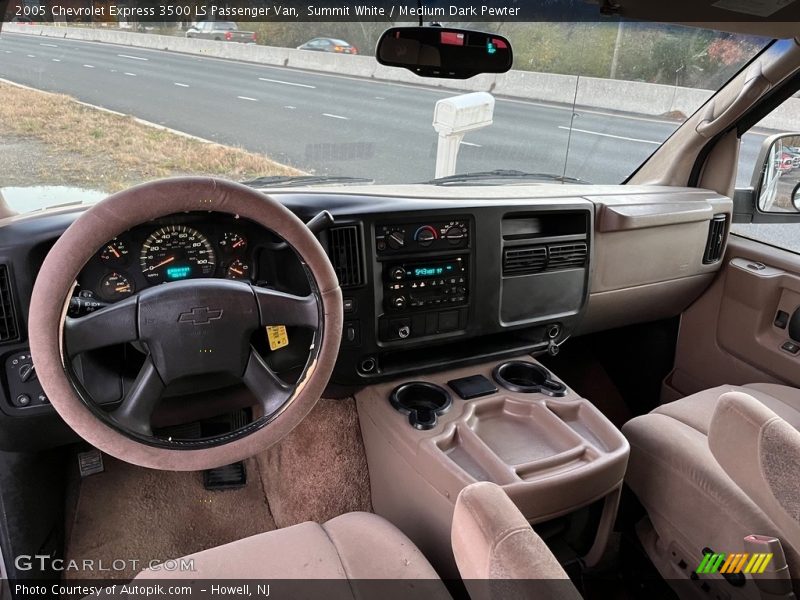 Summit White / Medium Dark Pewter 2005 Chevrolet Express 3500 LS Passenger Van
