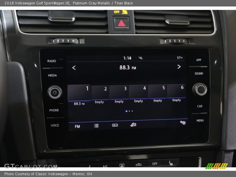 Platinum Gray Metallic / Titan Black 2018 Volkswagen Golf SportWagen SE