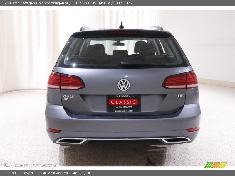 Platinum Gray Metallic / Titan Black 2018 Volkswagen Golf SportWagen SE
