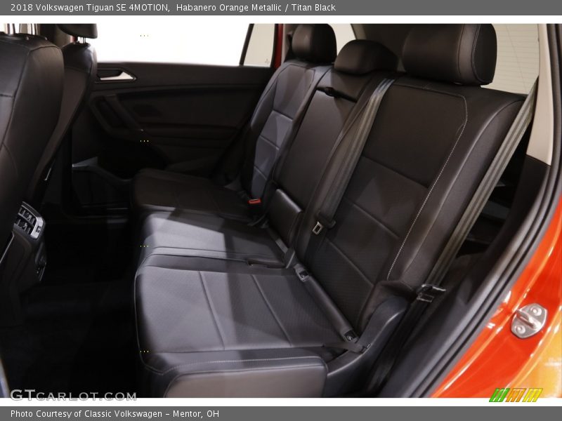 Habanero Orange Metallic / Titan Black 2018 Volkswagen Tiguan SE 4MOTION
