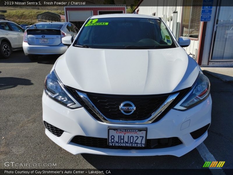 Fresh Powder / Charcoal 2019 Nissan Sentra S