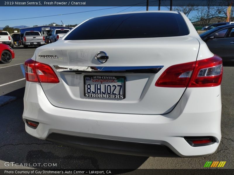Fresh Powder / Charcoal 2019 Nissan Sentra S
