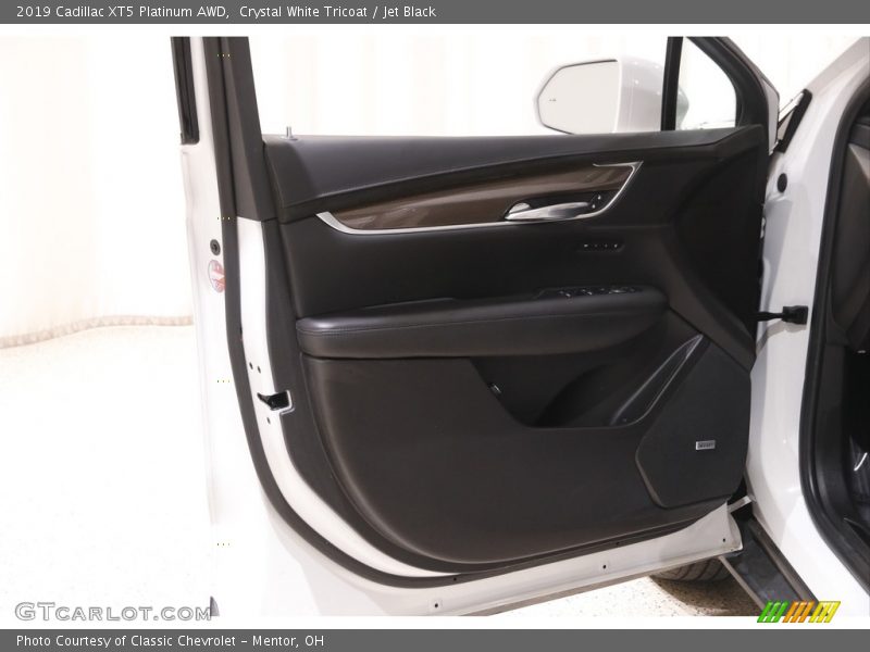 Crystal White Tricoat / Jet Black 2019 Cadillac XT5 Platinum AWD