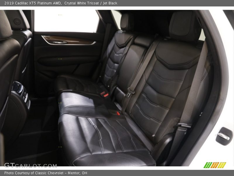 Crystal White Tricoat / Jet Black 2019 Cadillac XT5 Platinum AWD