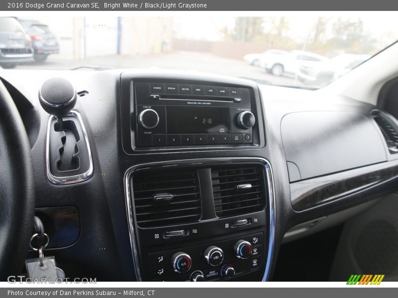 Bright White / Black/Light Graystone 2016 Dodge Grand Caravan SE