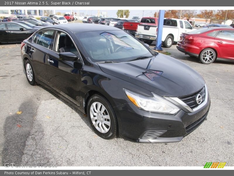 Super Black / Charcoal 2017 Nissan Altima 2.5 S