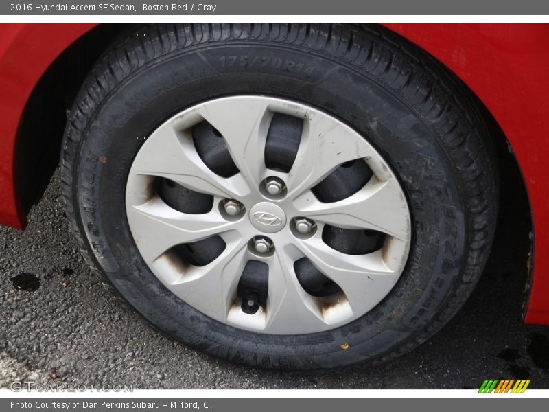 Boston Red / Gray 2016 Hyundai Accent SE Sedan