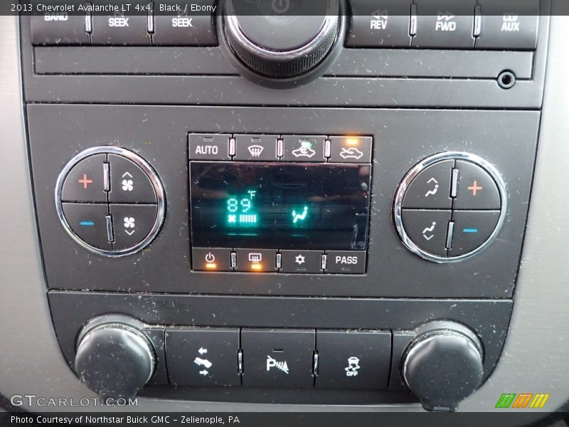 Black / Ebony 2013 Chevrolet Avalanche LT 4x4