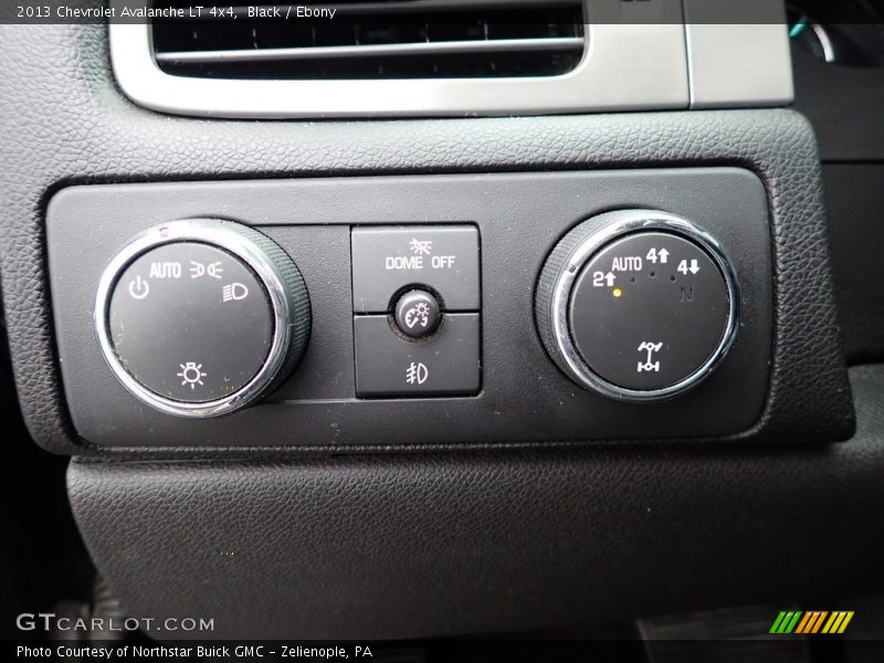 Black / Ebony 2013 Chevrolet Avalanche LT 4x4