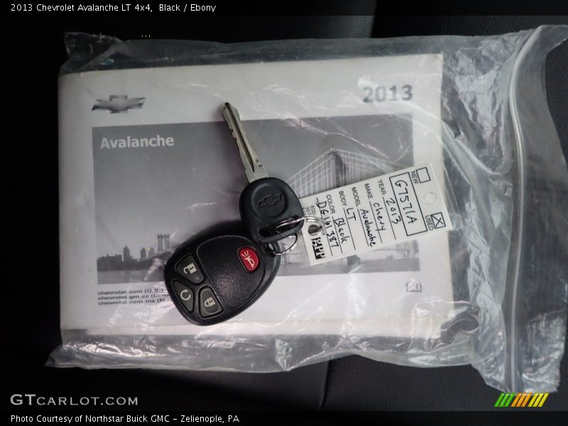 Black / Ebony 2013 Chevrolet Avalanche LT 4x4