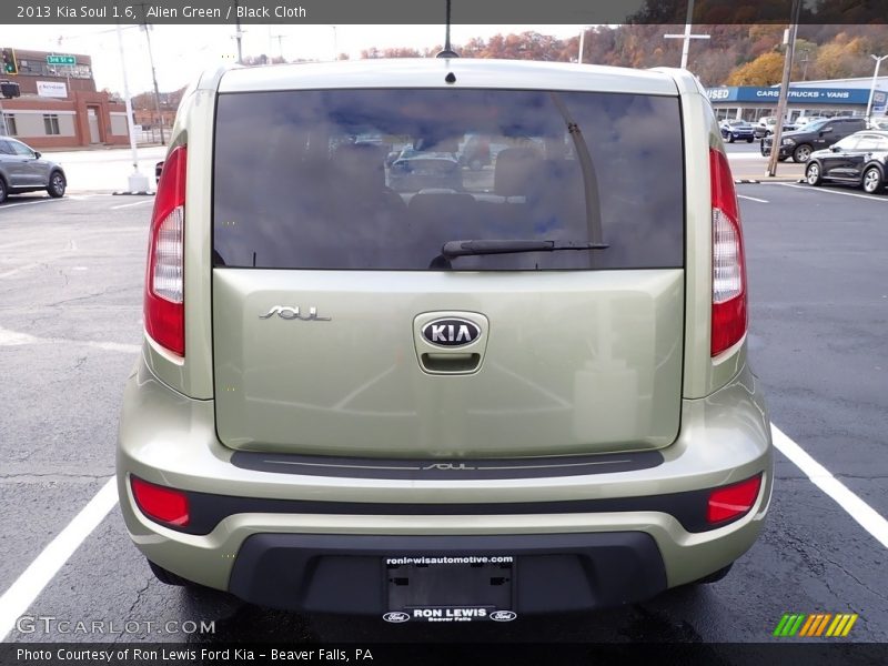 Alien Green / Black Cloth 2013 Kia Soul 1.6