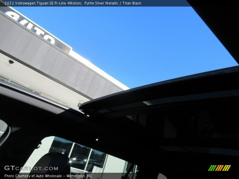 Pyrite Silver Metallic / Titan Black 2021 Volkswagen Tiguan SE R-Line 4Motion