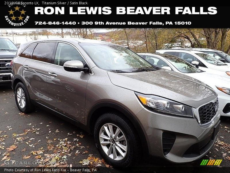 Titanium Silver / Satin Black 2019 Kia Sorento LX