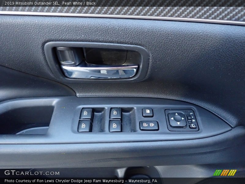 Pearl White / Black 2019 Mitsubishi Outlander SEL