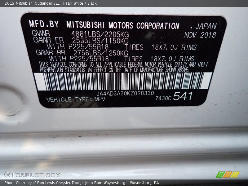 Pearl White / Black 2019 Mitsubishi Outlander SEL