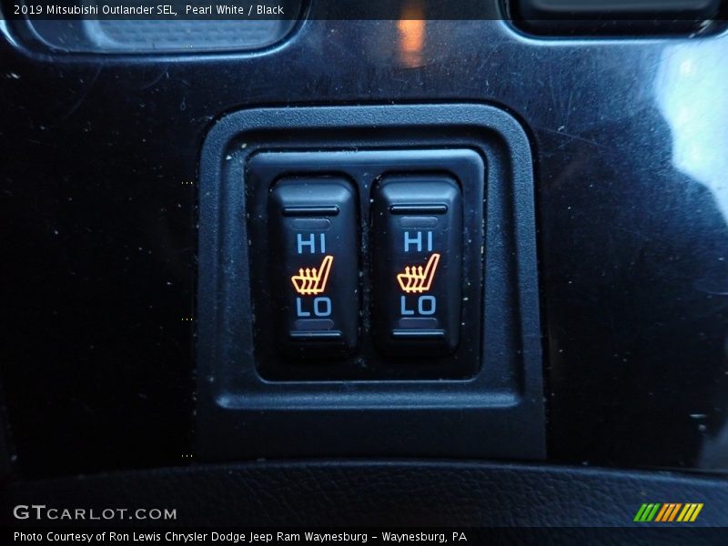 Pearl White / Black 2019 Mitsubishi Outlander SEL