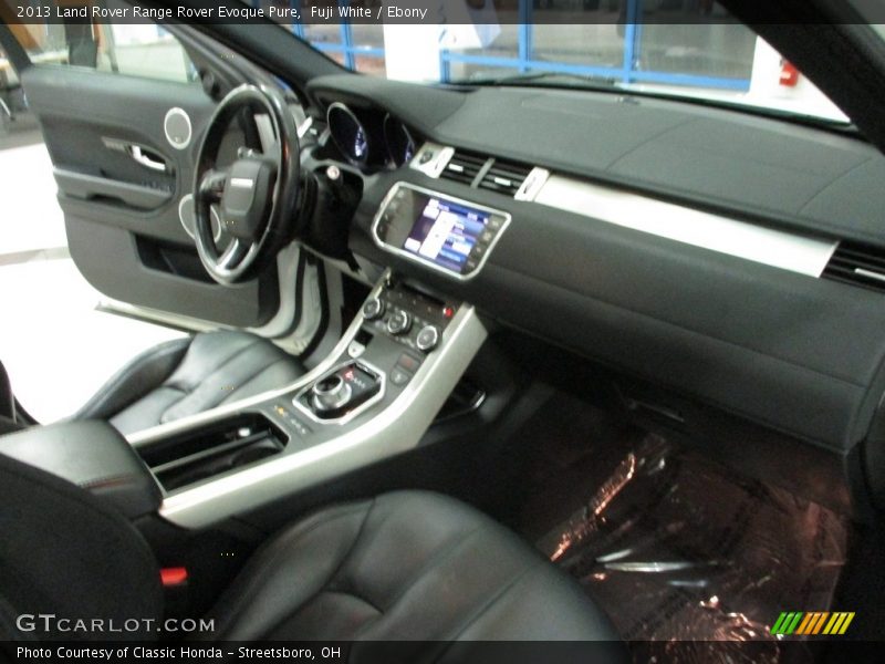 Fuji White / Ebony 2013 Land Rover Range Rover Evoque Pure