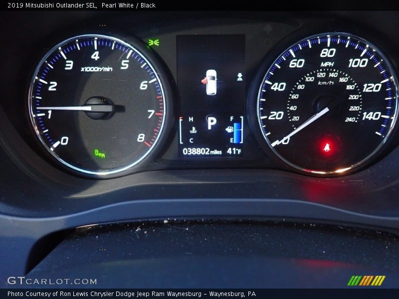 Pearl White / Black 2019 Mitsubishi Outlander SEL