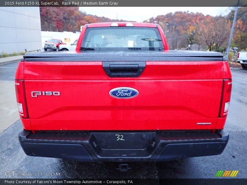 Race Red / Medium Earth Gray 2015 Ford F150 XL SuperCab
