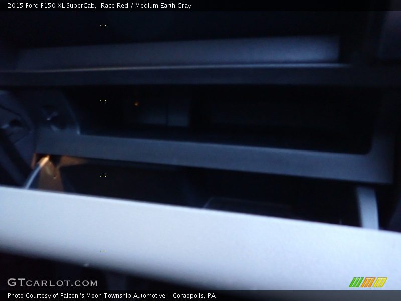 Race Red / Medium Earth Gray 2015 Ford F150 XL SuperCab