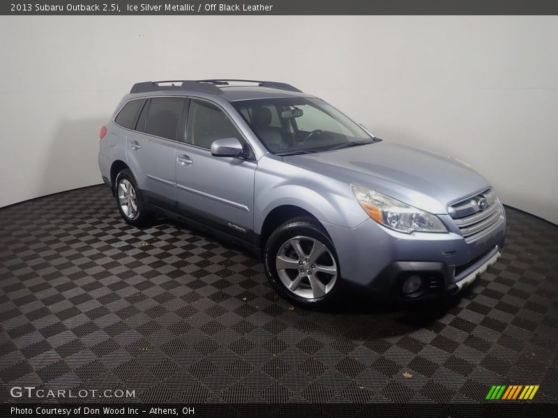 Front 3/4 View of 2013 Outback 2.5i