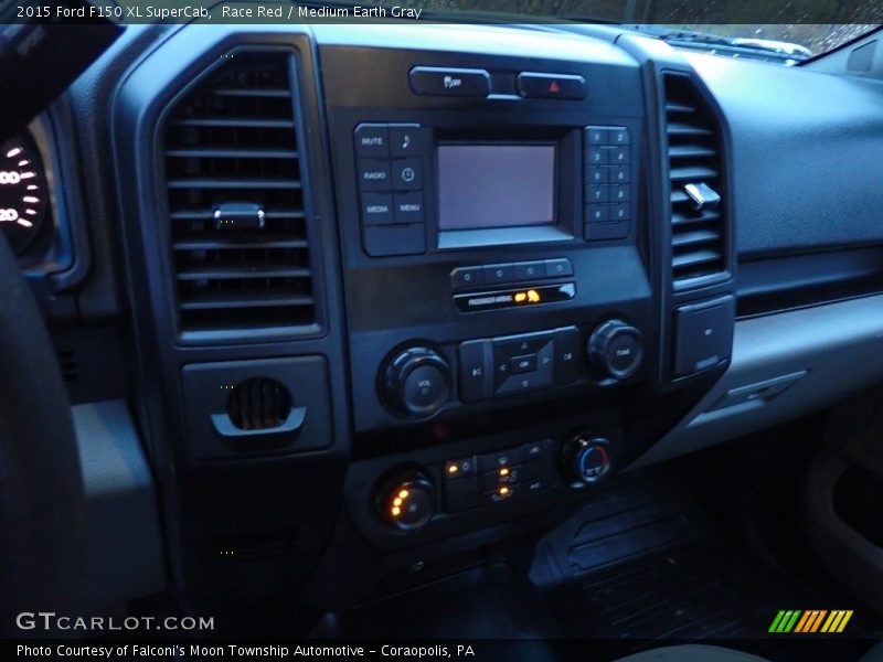 Race Red / Medium Earth Gray 2015 Ford F150 XL SuperCab