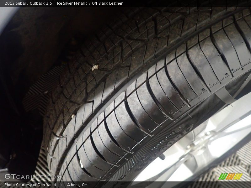 Ice Silver Metallic / Off Black Leather 2013 Subaru Outback 2.5i