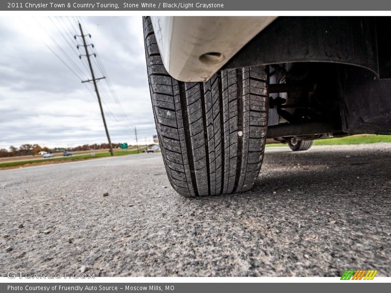 Stone White / Black/Light Graystone 2011 Chrysler Town & Country Touring