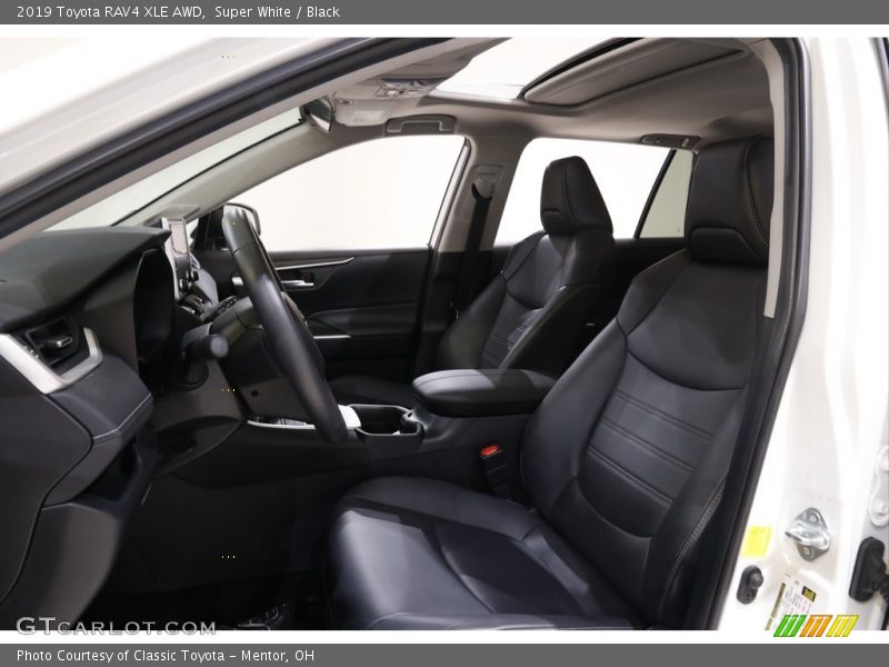 Super White / Black 2019 Toyota RAV4 XLE AWD