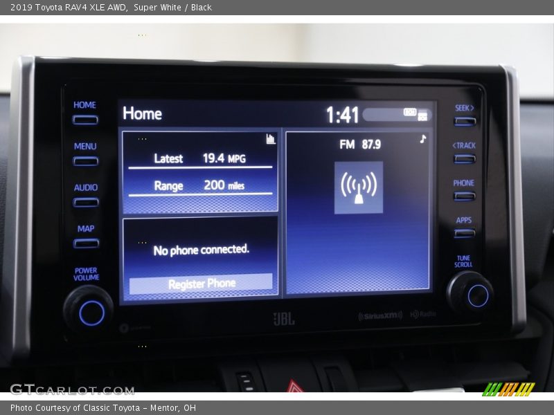 Super White / Black 2019 Toyota RAV4 XLE AWD
