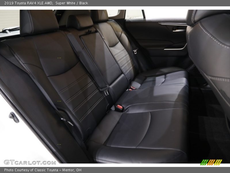 Super White / Black 2019 Toyota RAV4 XLE AWD