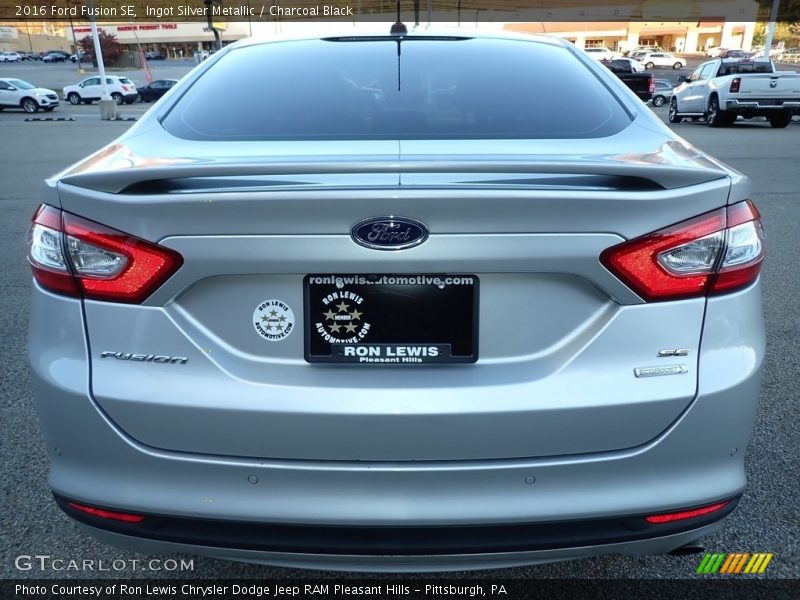 Ingot Silver Metallic / Charcoal Black 2016 Ford Fusion SE