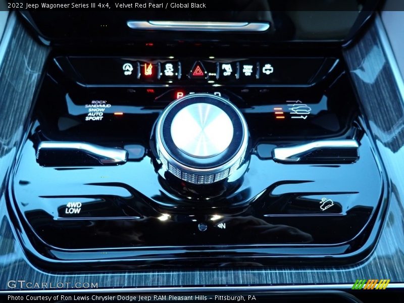  2022 Wagoneer Series III 4x4 8 Speed Automatic Shifter