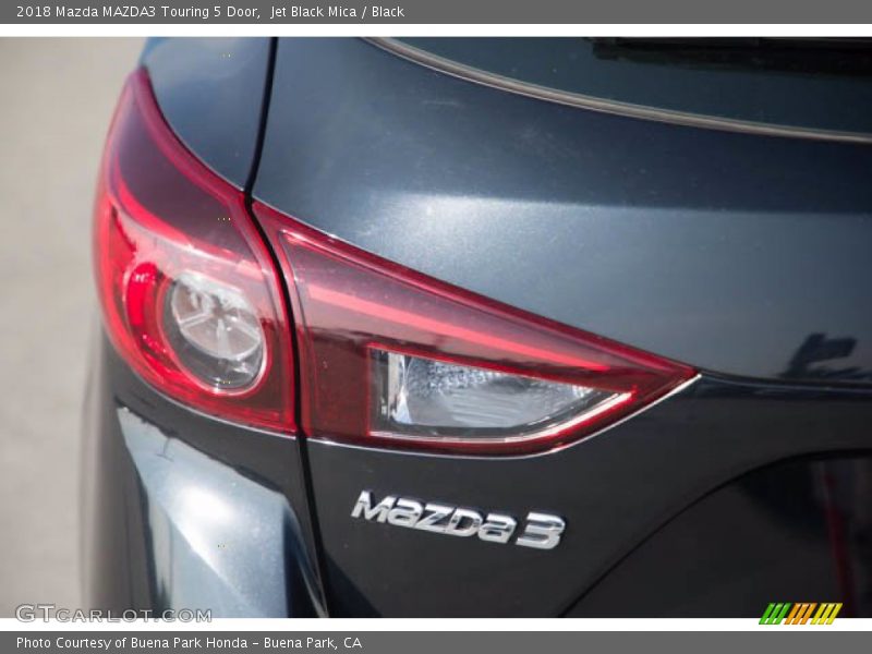 Jet Black Mica / Black 2018 Mazda MAZDA3 Touring 5 Door