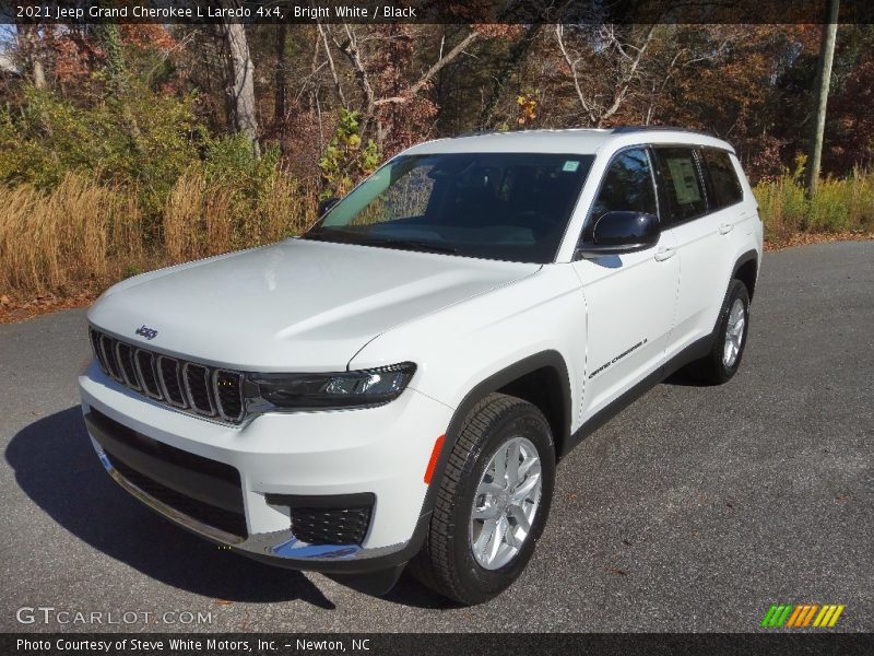 Bright White / Black 2021 Jeep Grand Cherokee L Laredo 4x4