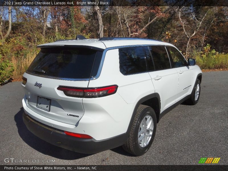 Bright White / Black 2021 Jeep Grand Cherokee L Laredo 4x4