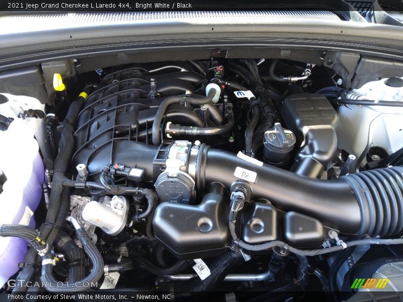 Bright White / Black 2021 Jeep Grand Cherokee L Laredo 4x4