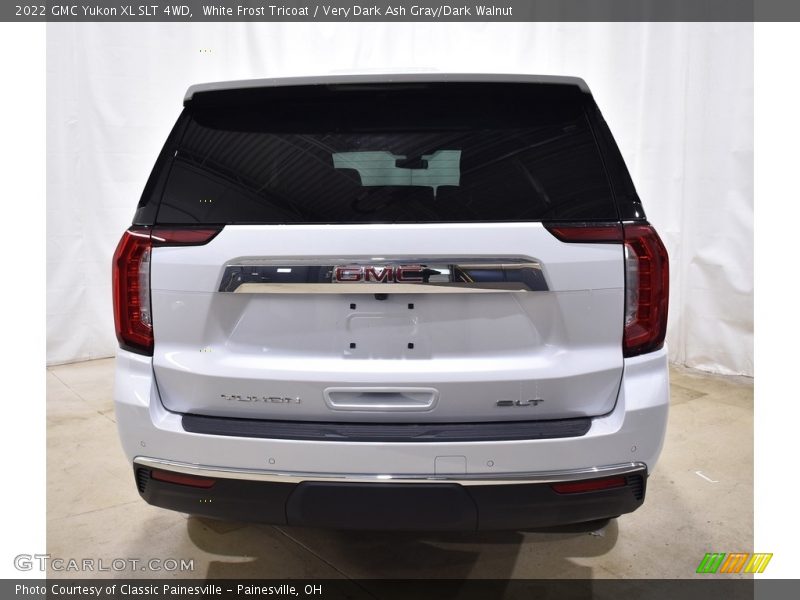 White Frost Tricoat / Very Dark Ash Gray/Dark Walnut 2022 GMC Yukon XL SLT 4WD